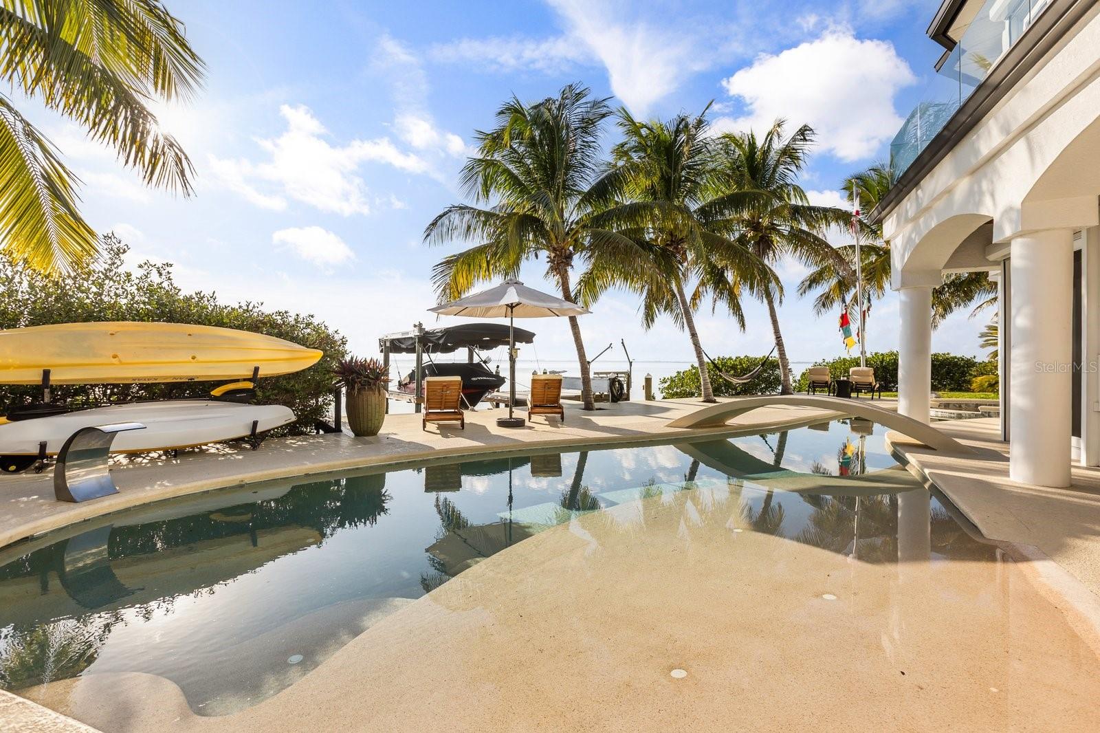 O6372418 Property Photo