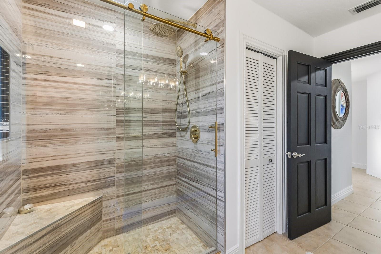 O6372418 Property Photo