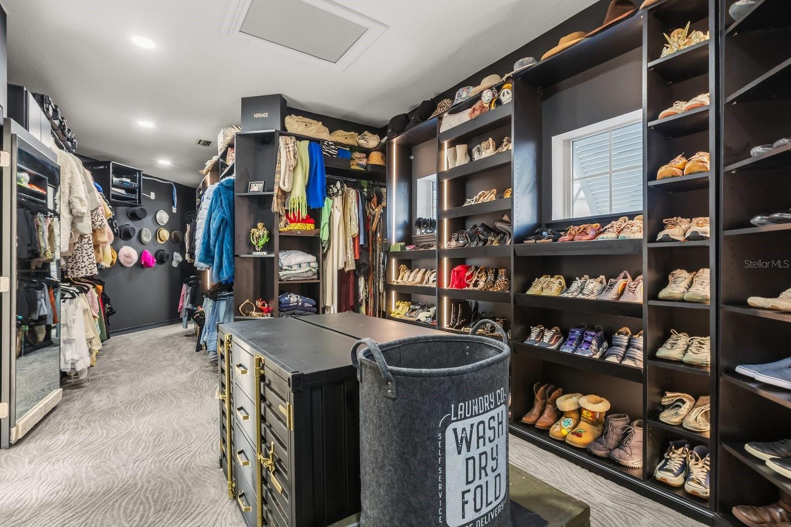 O6372418 Property Photo