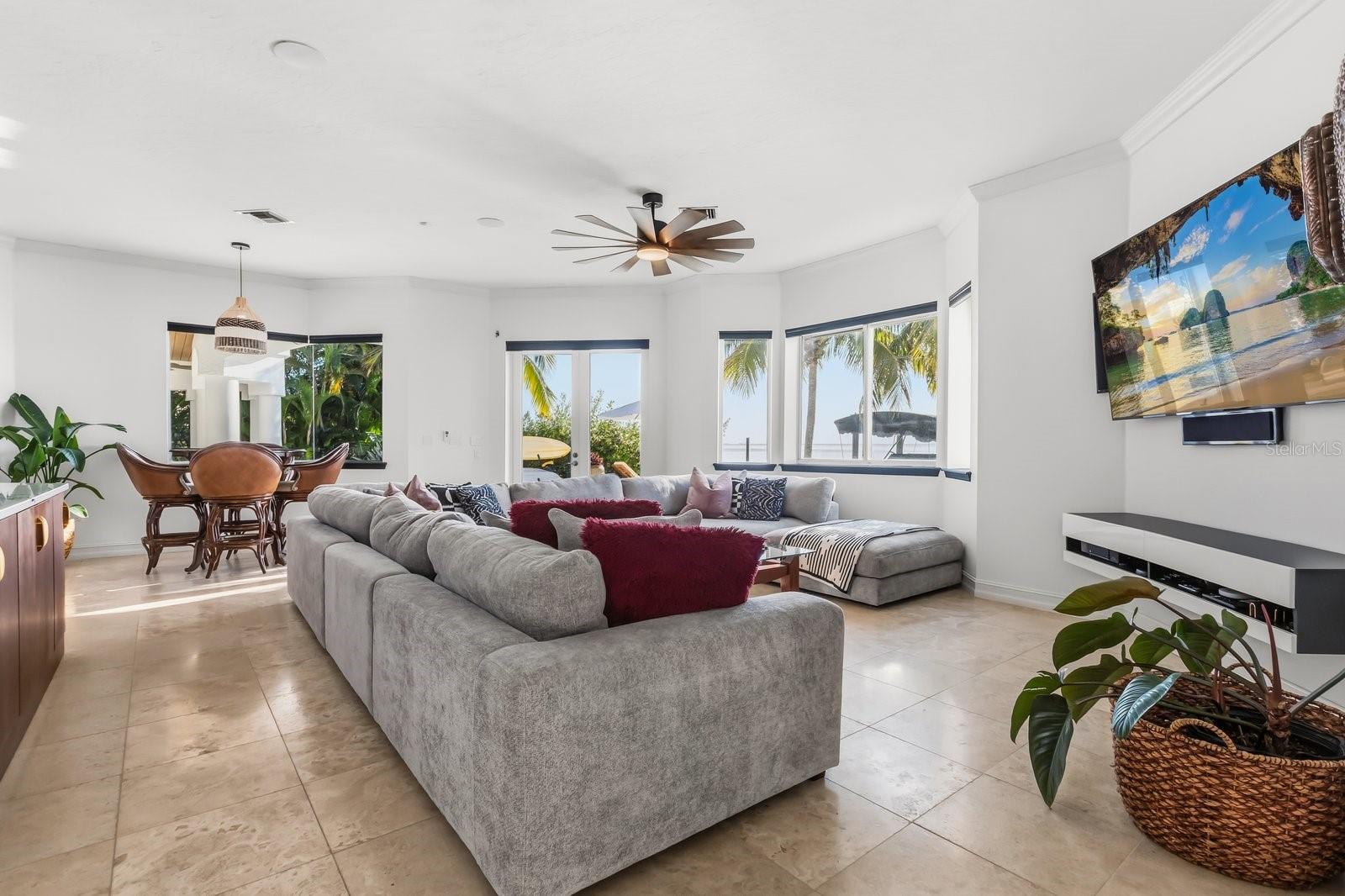 O6372418 Property Photo