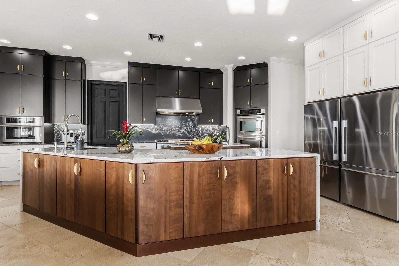 O6372418 Property Photo