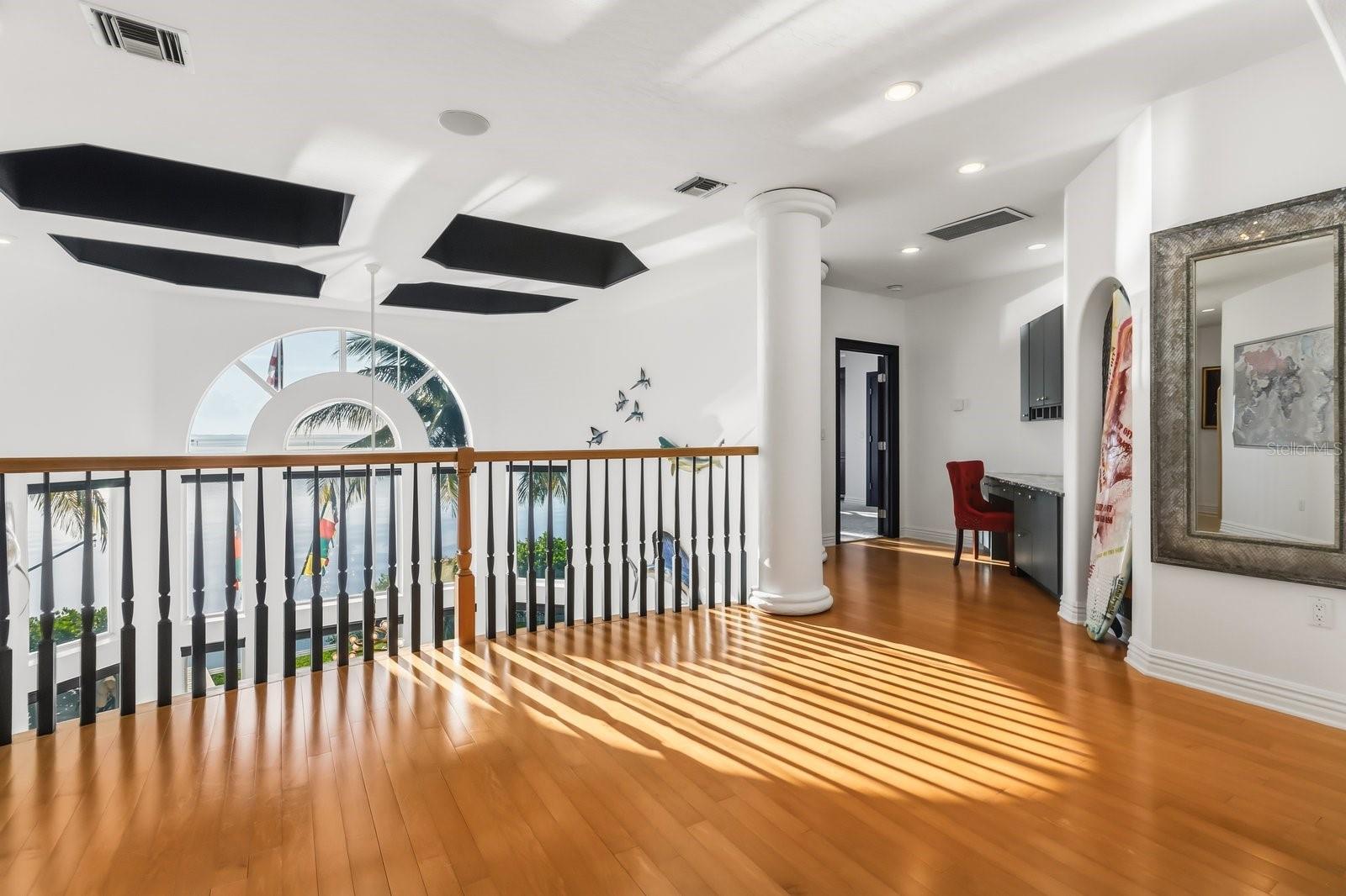 O6372418 Property Photo