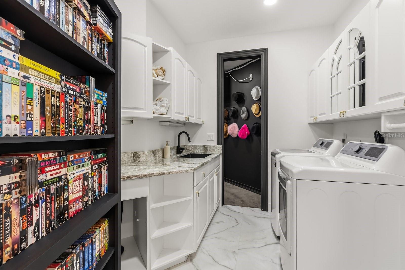 O6372418 Property Photo