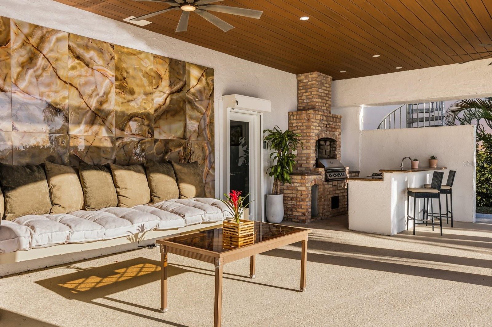 O6372418 Property Photo