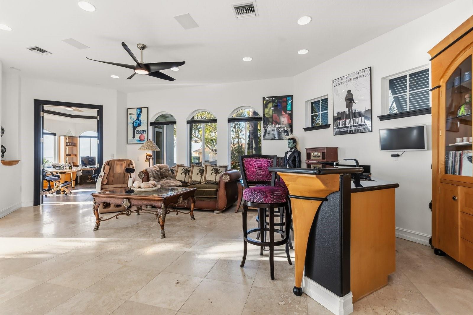 O6372418 Property Photo