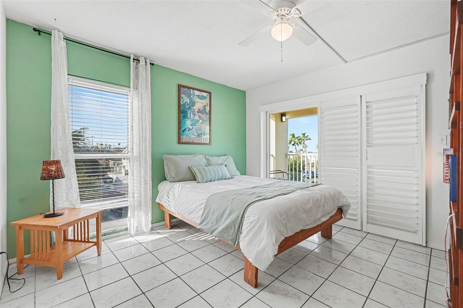 Living's easy in this adorable top floor corner unit.