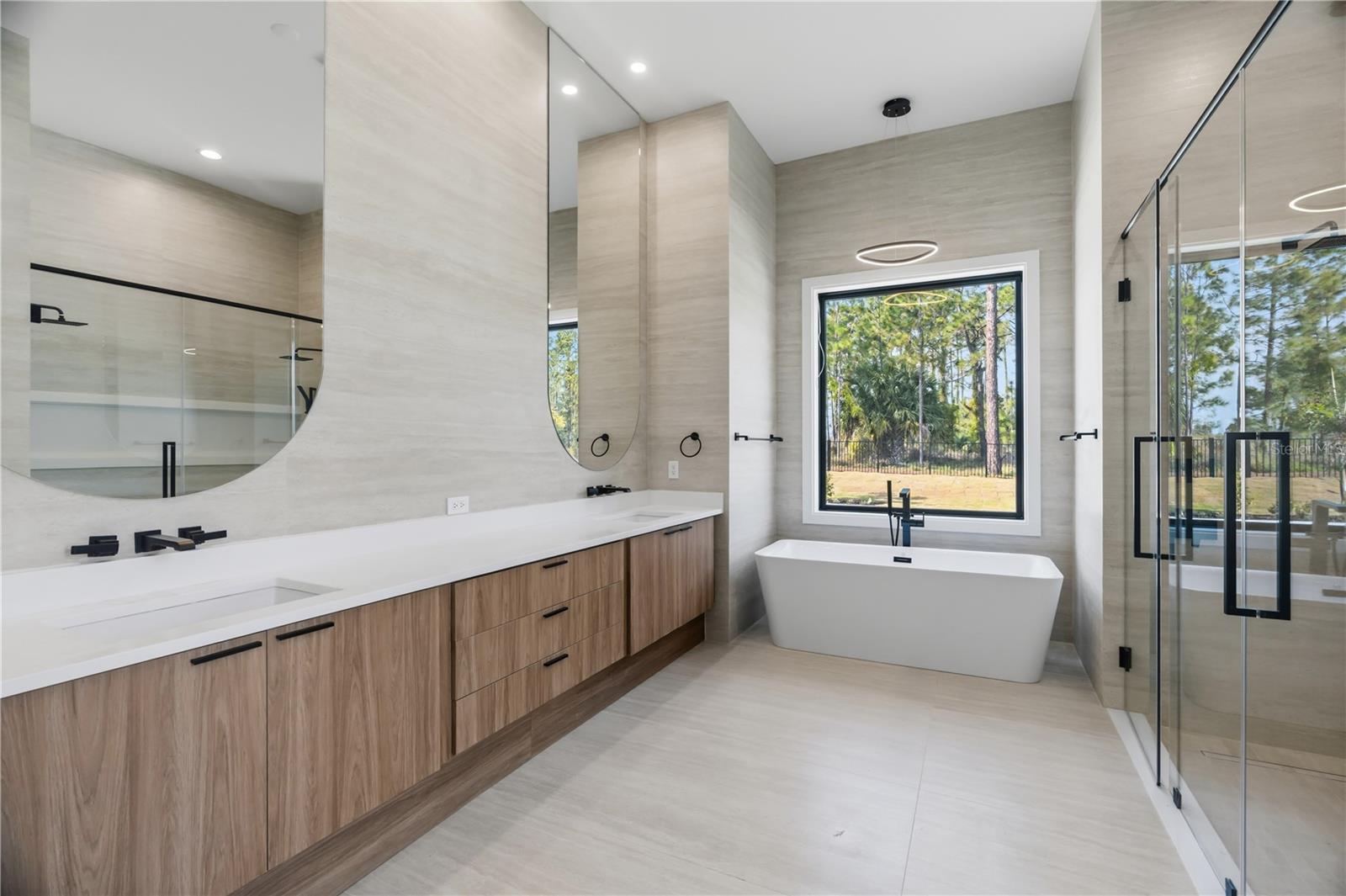 G5106408 Property Photo