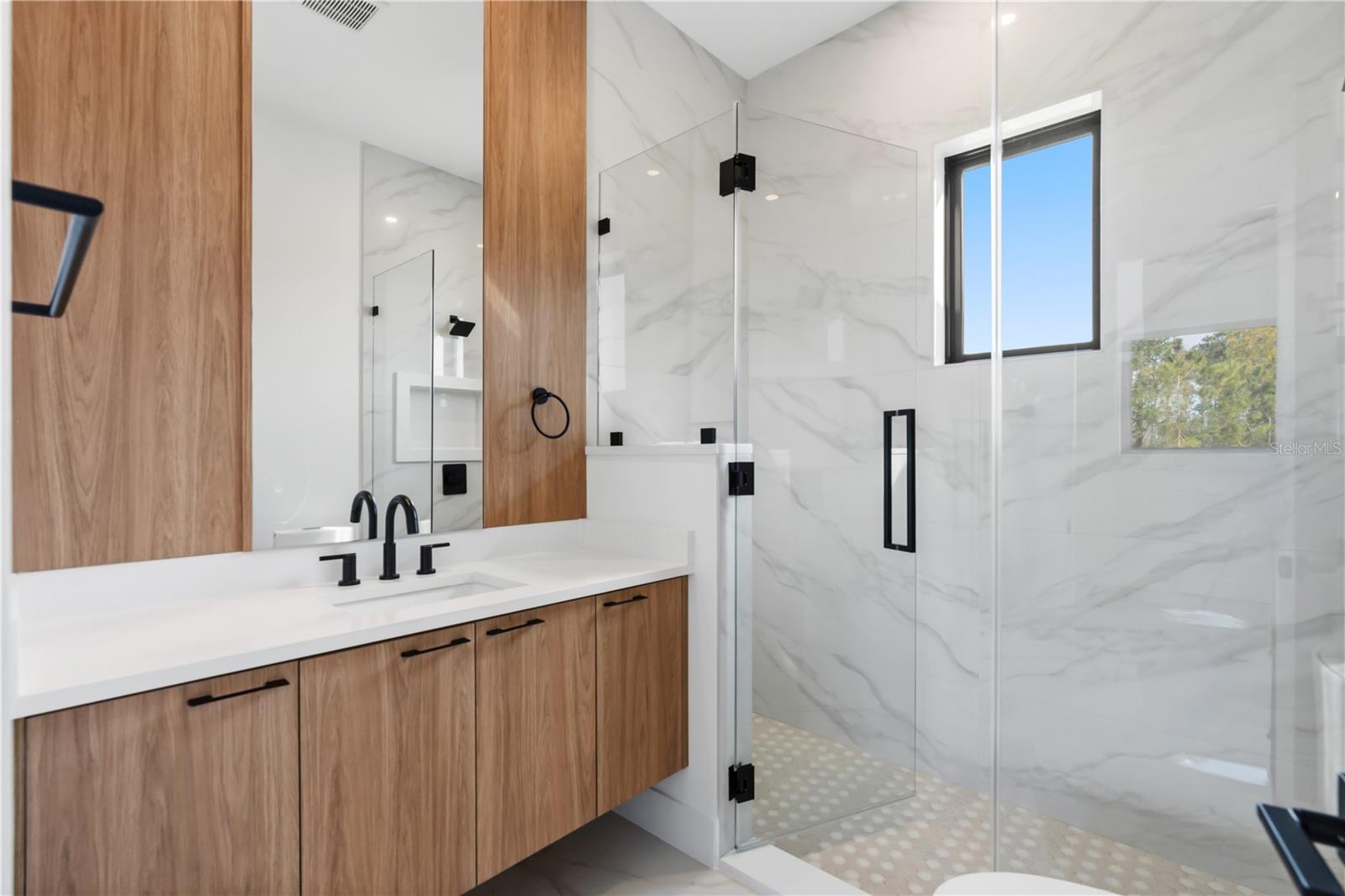 G5106408 Property Photo