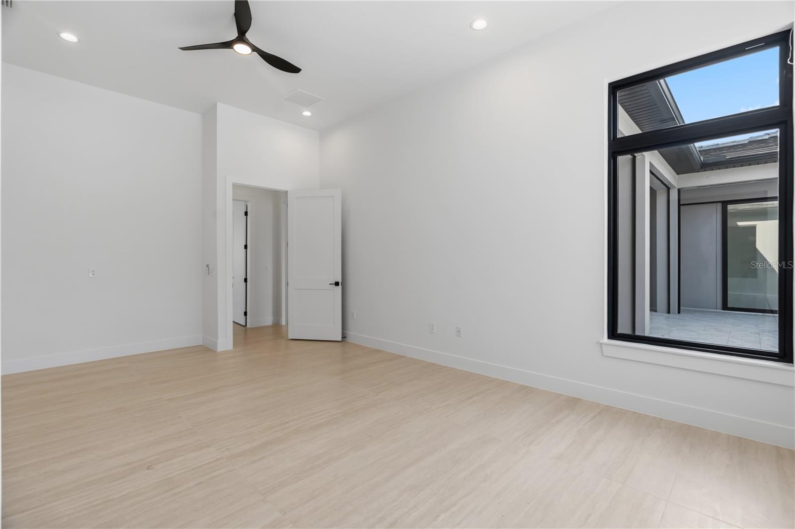 G5106408 Property Photo