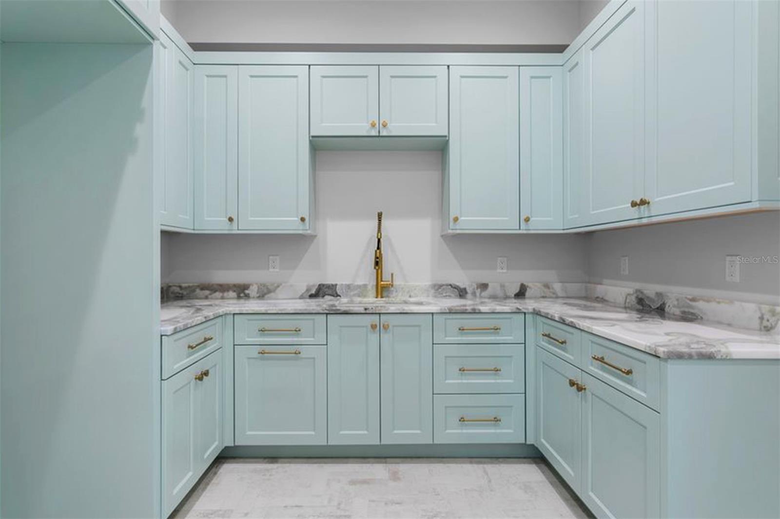 TB8462808 Property Photo