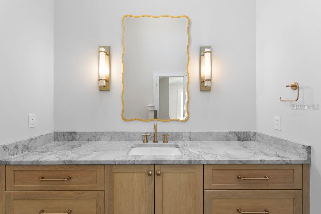 ELEGANT NATURAL QUARTZITE VANITY