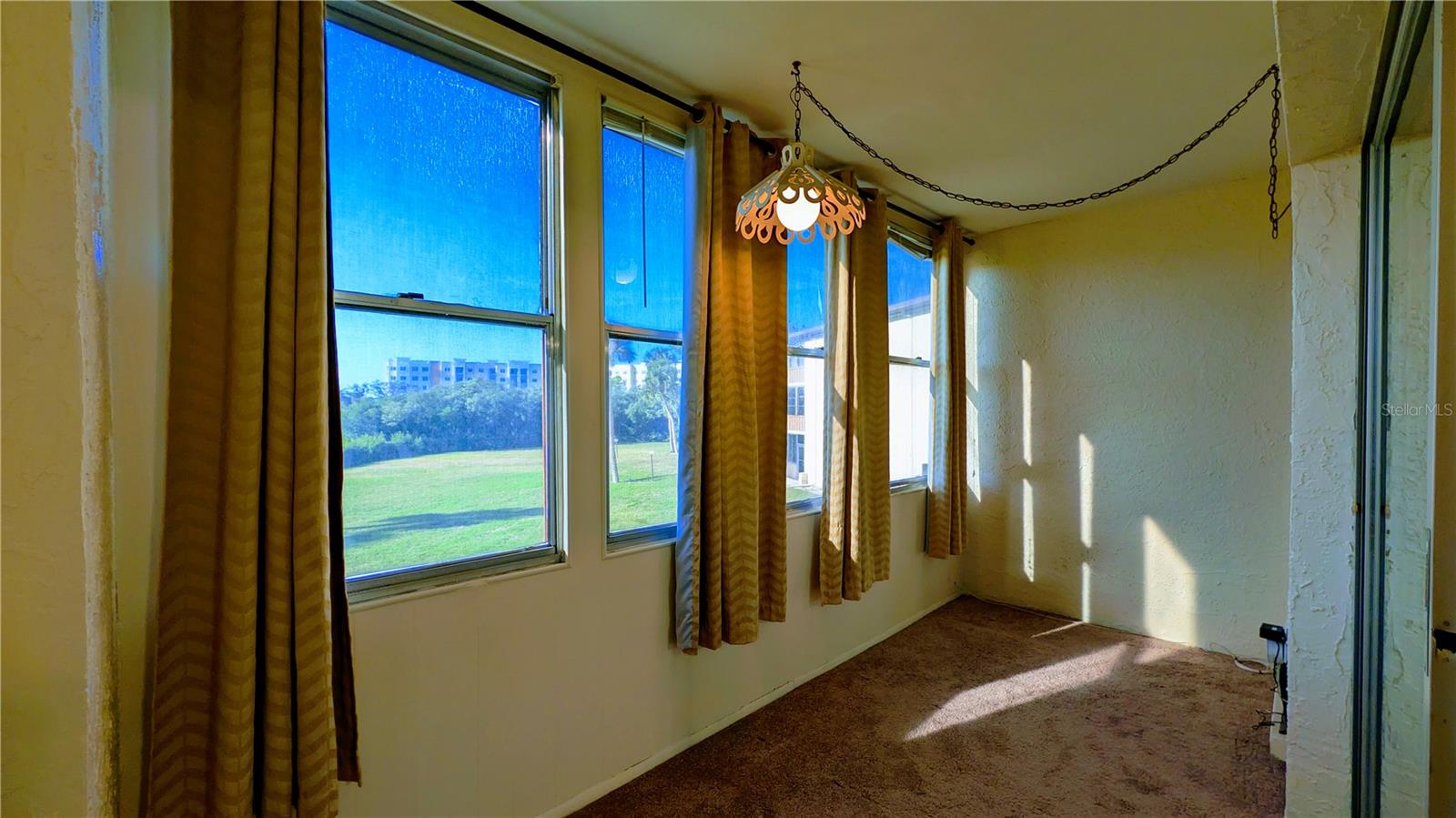 TB8462815 Property Photo