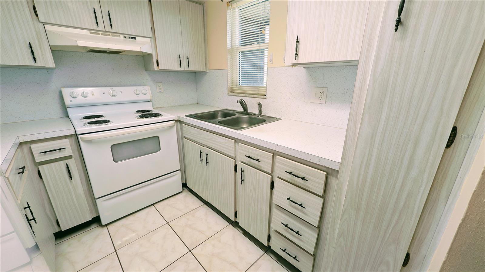 TB8462815 Property Photo