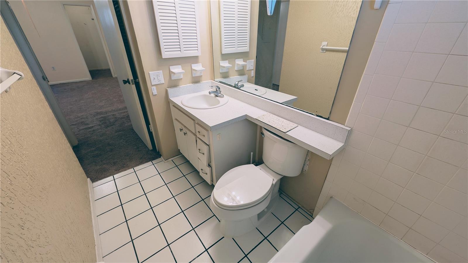 TB8462815 Property Photo