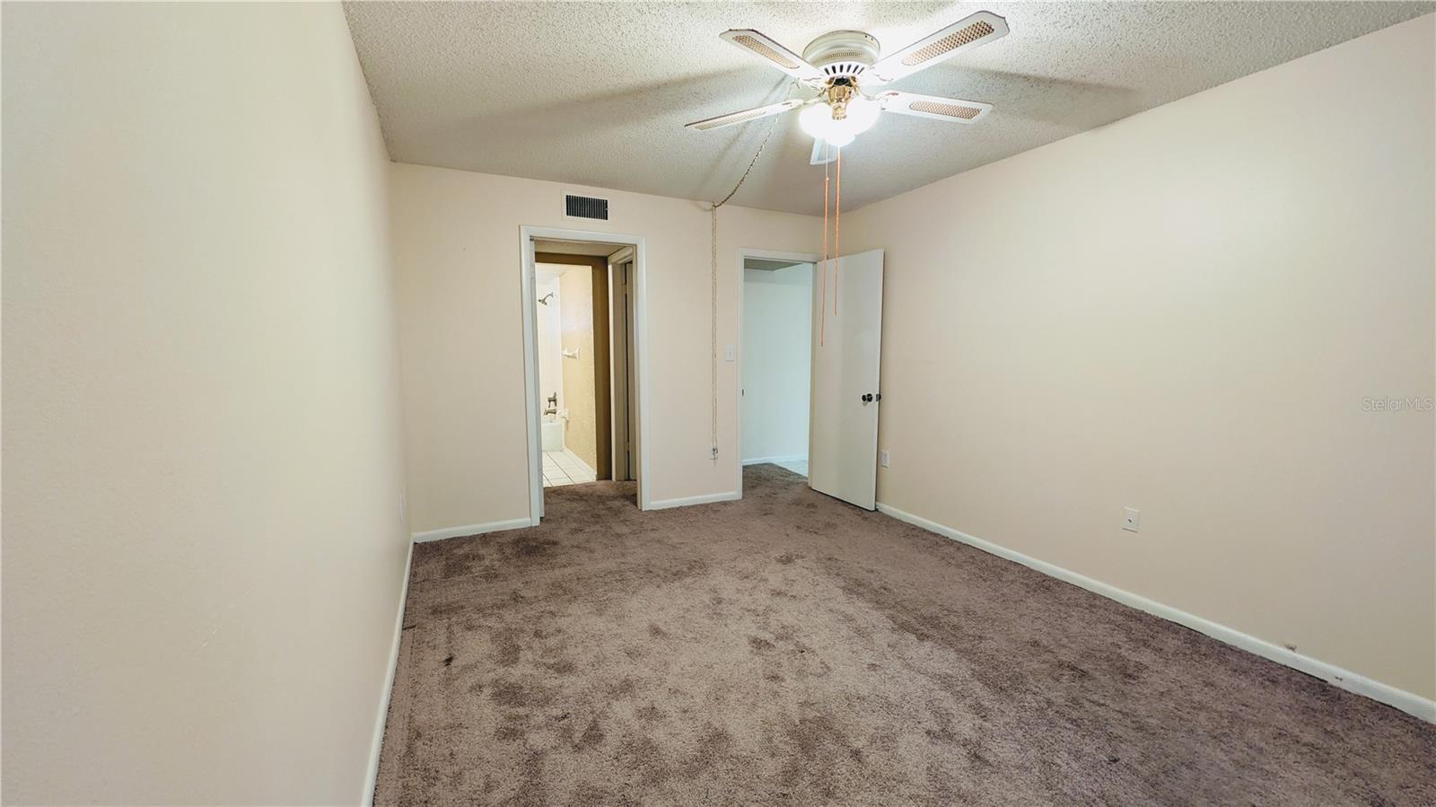 TB8462815 Property Photo