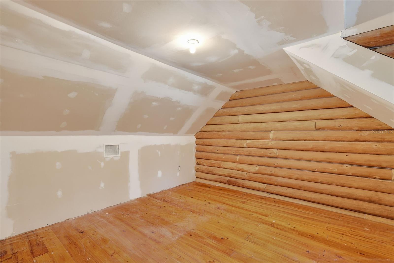 40242 EMERALDA ISLAND RD, LEESBURG, FL, 34788