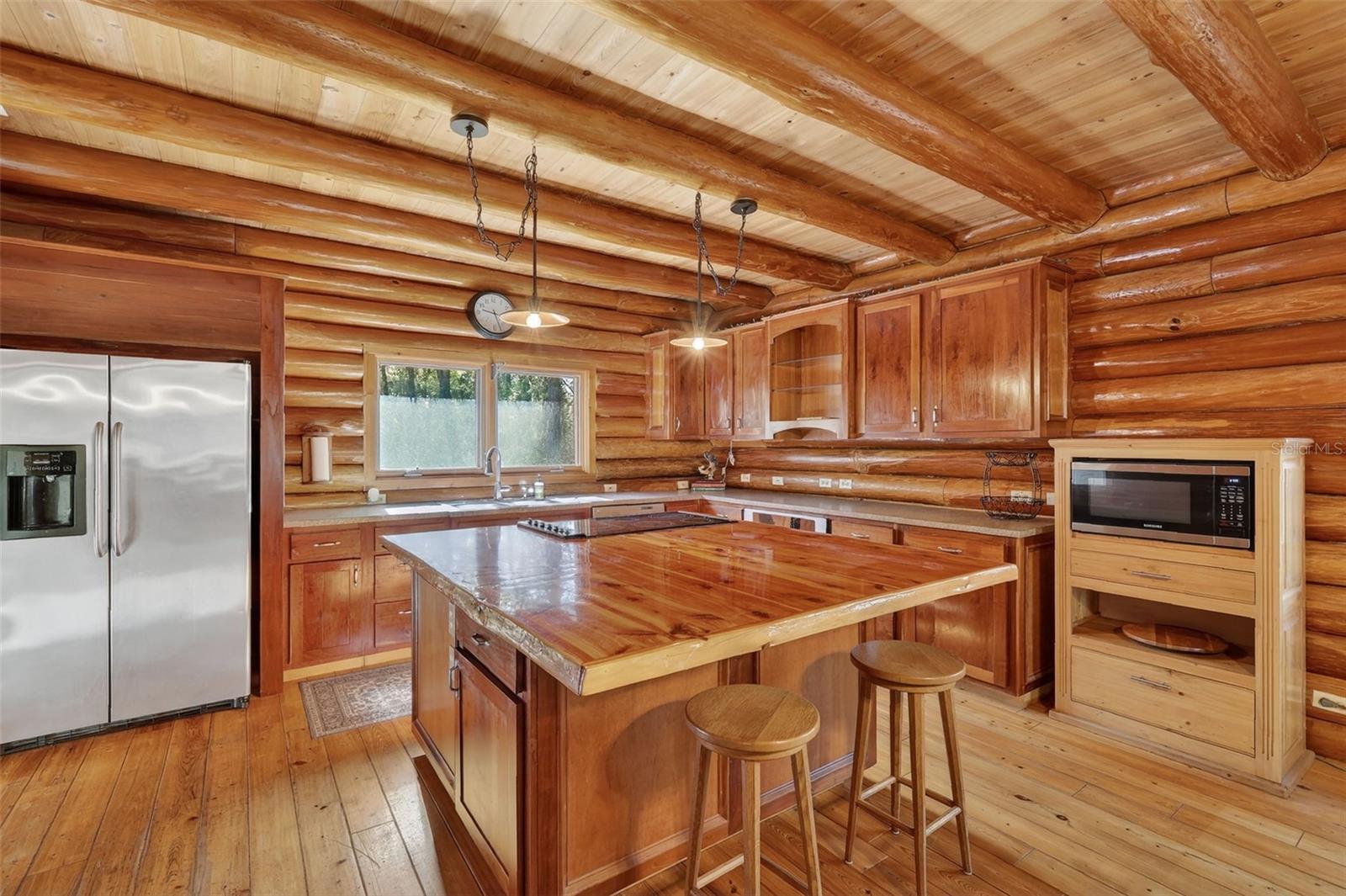 40242 EMERALDA ISLAND RD, LEESBURG, FL, 34788