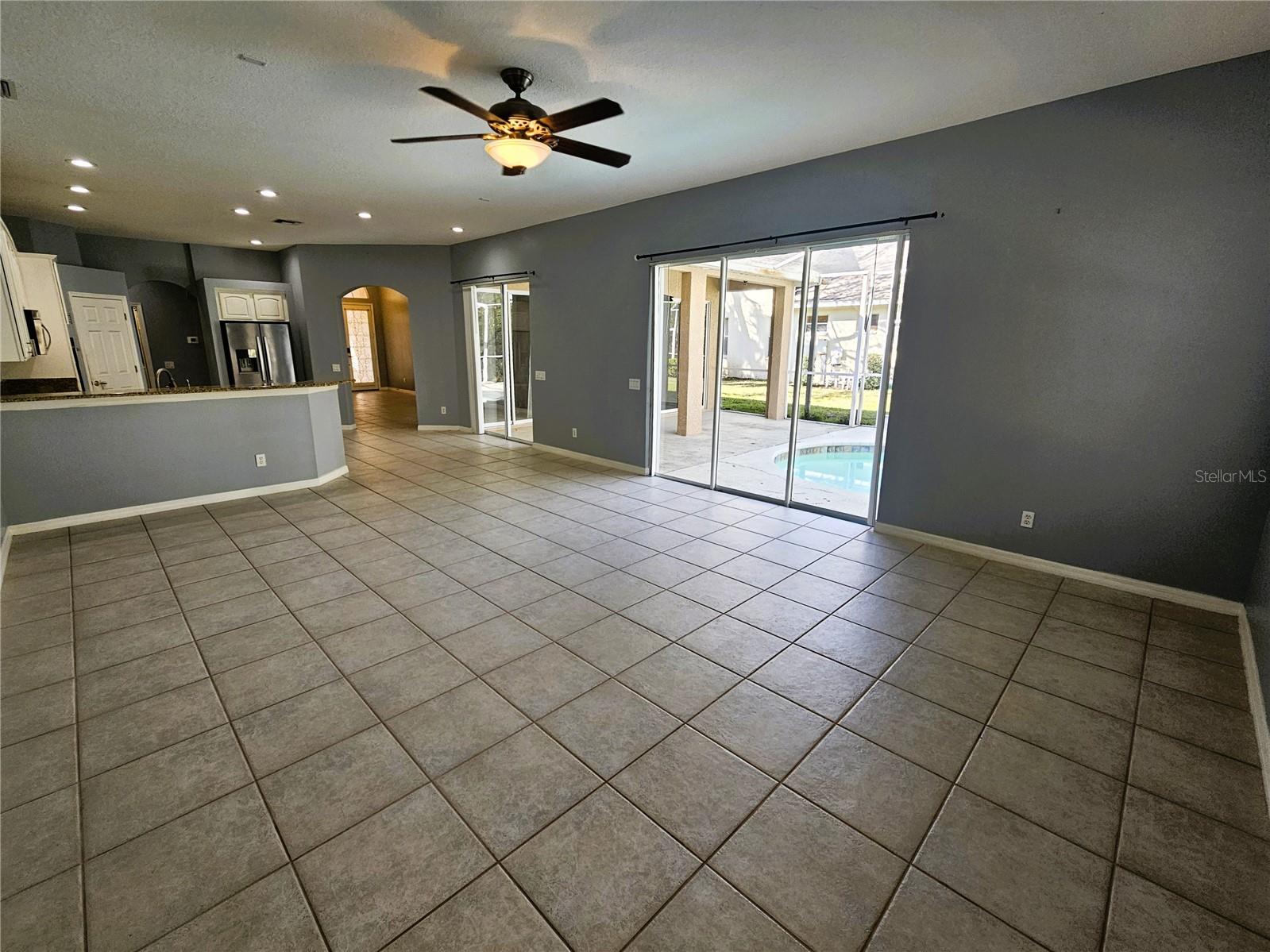 10441 GREENDALE DR, TAMPA, FL, 33626