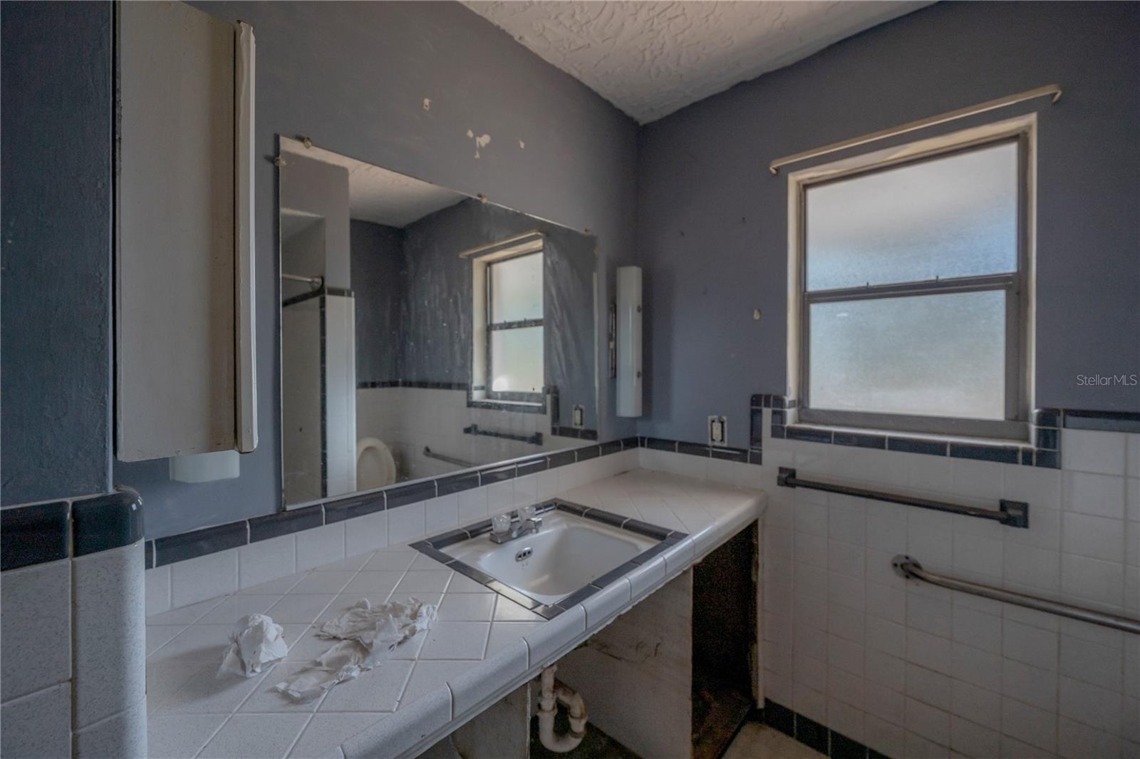 TB8462890 Property Photo