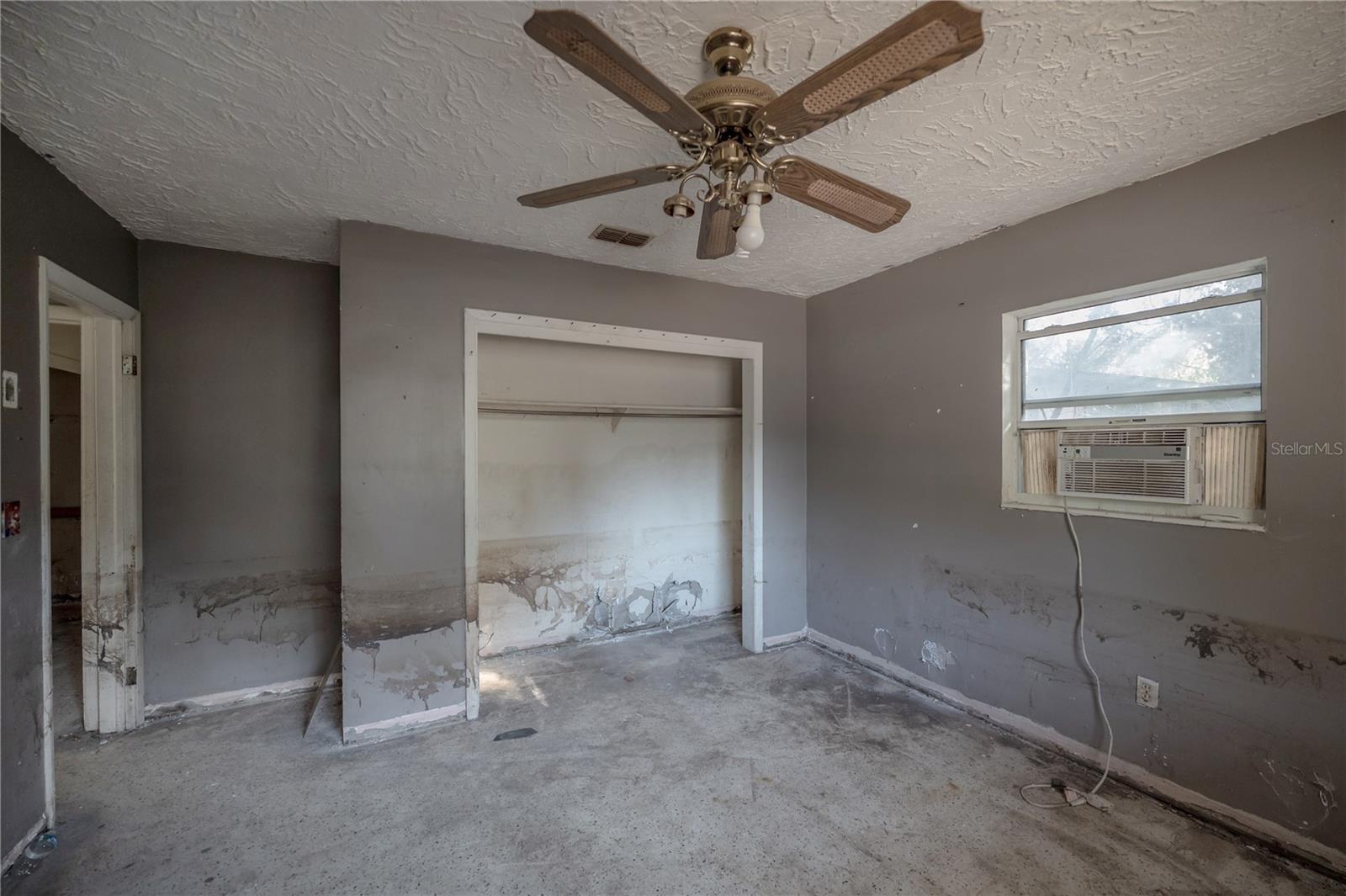 TB8462890 Property Photo