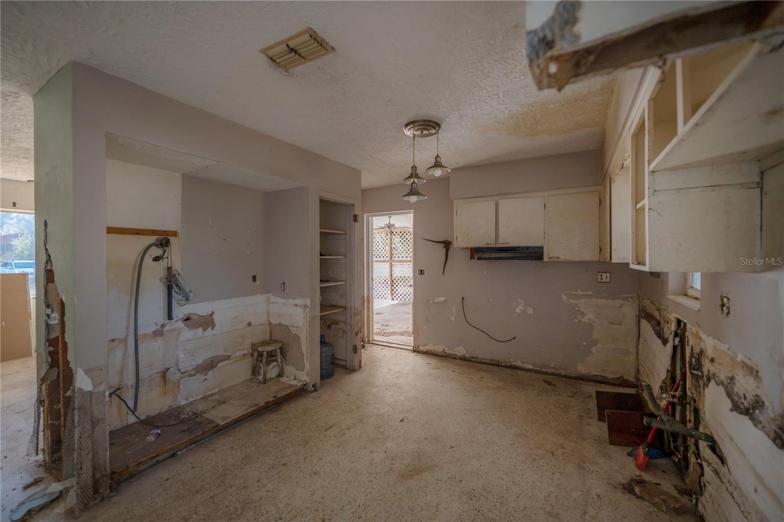 TB8462890 Property Photo