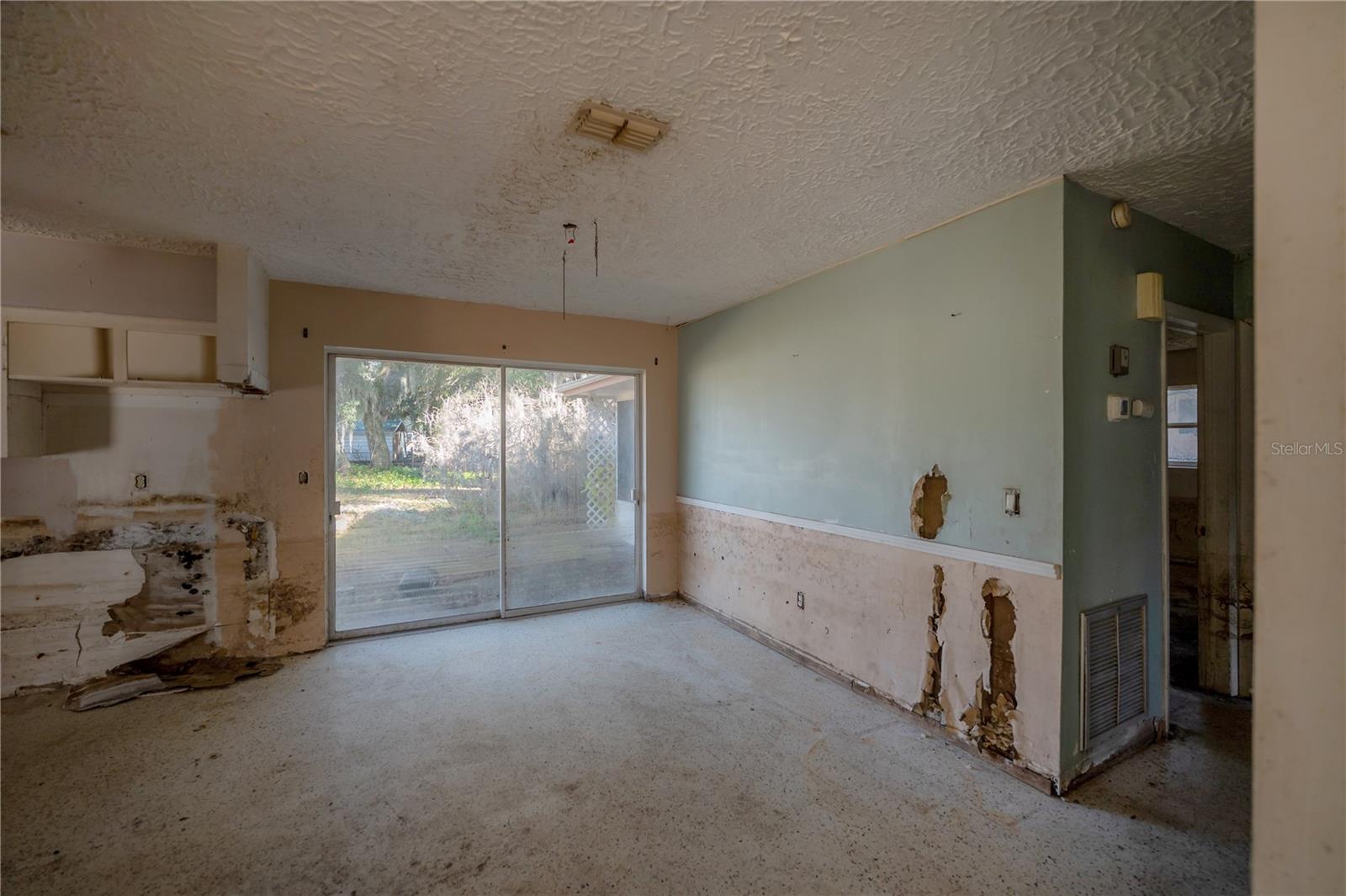 TB8462890 Property Photo