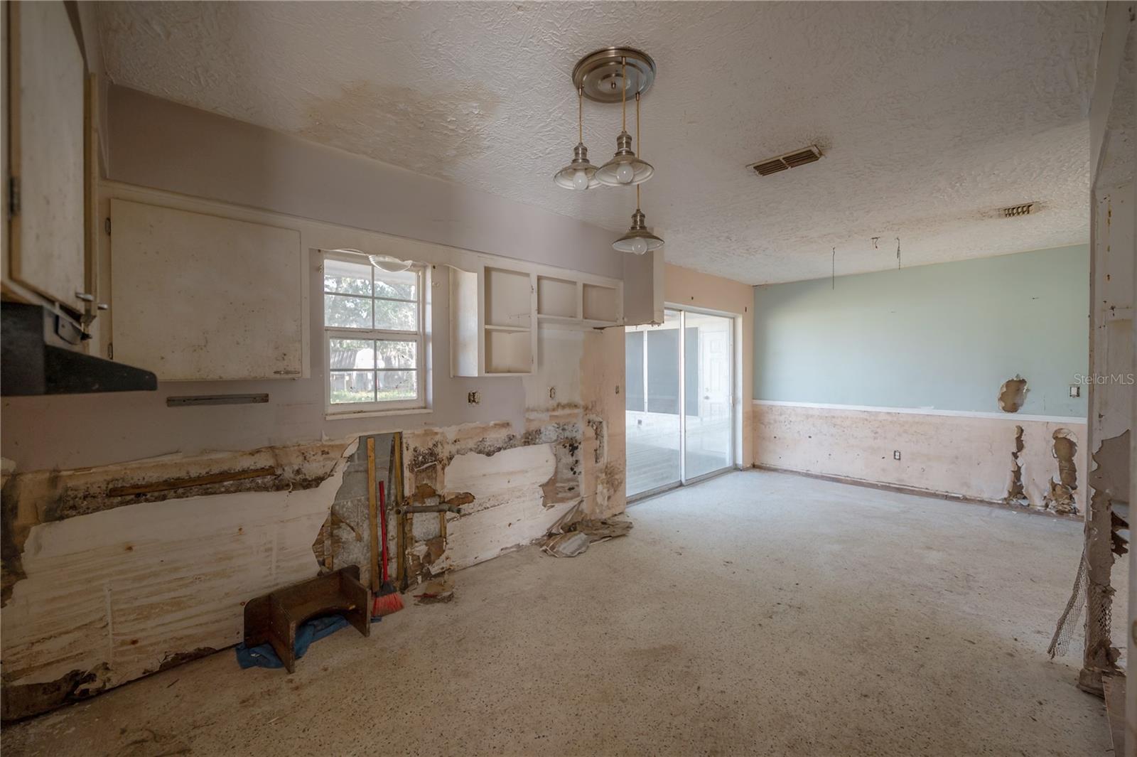 TB8462890 Property Photo