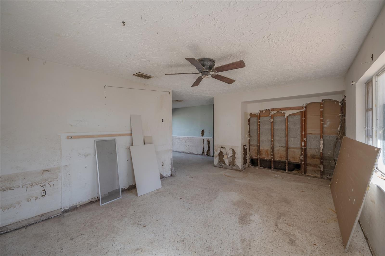 TB8462890 Property Photo