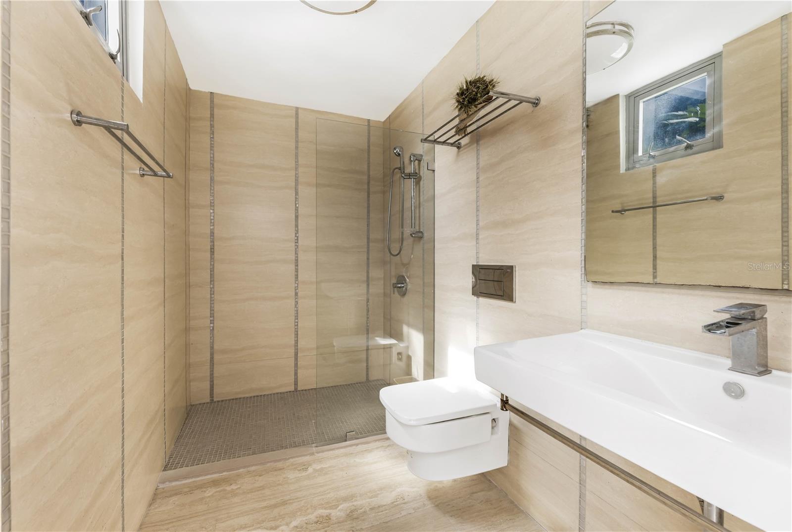 PR9118409 Property Photo