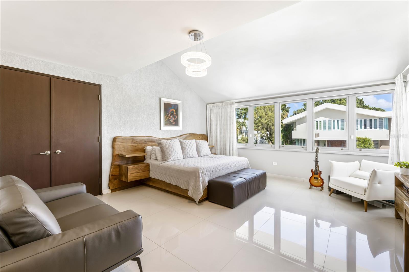 PR9118409 Property Photo