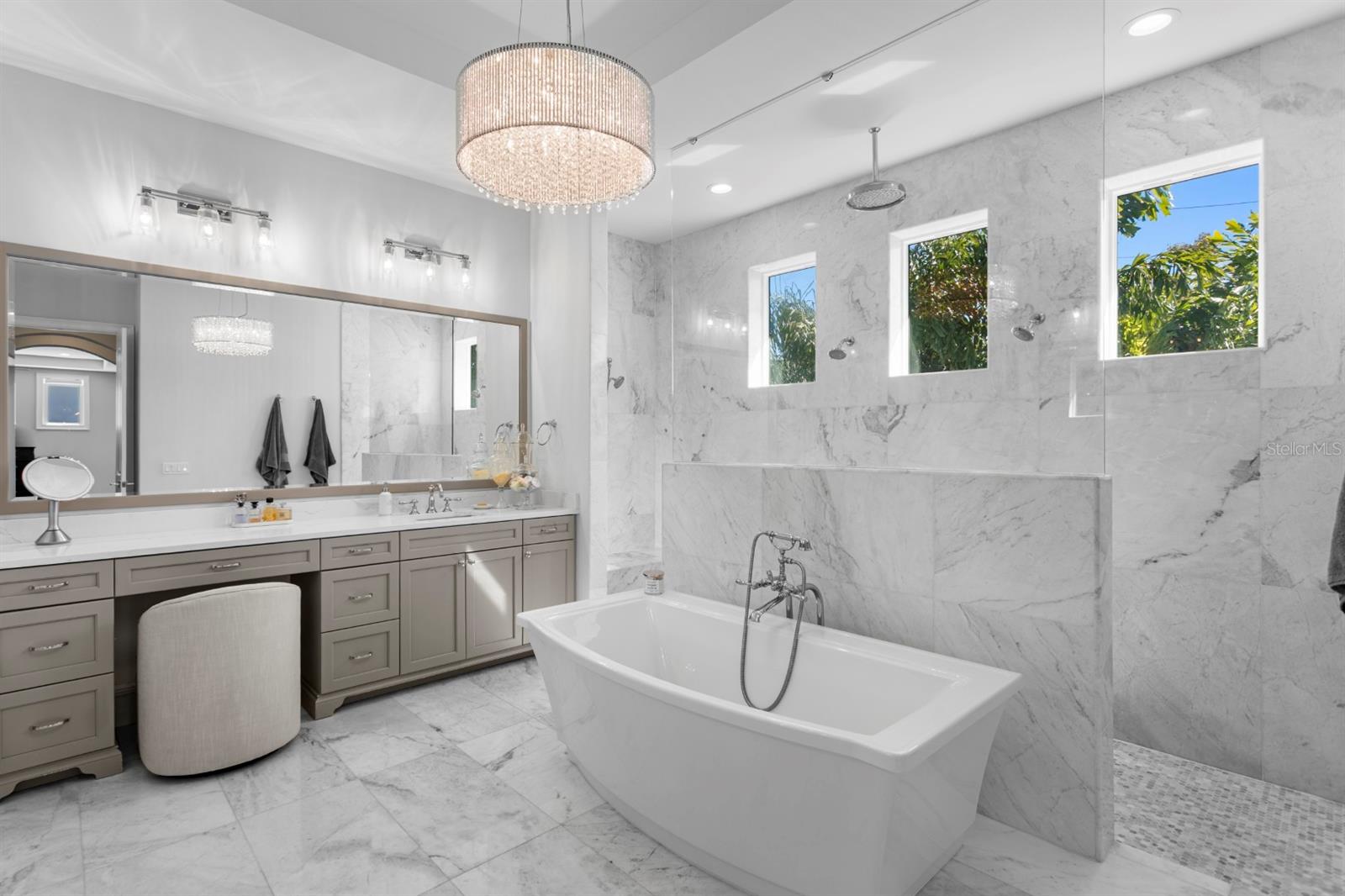 TB8462945 Property Photo