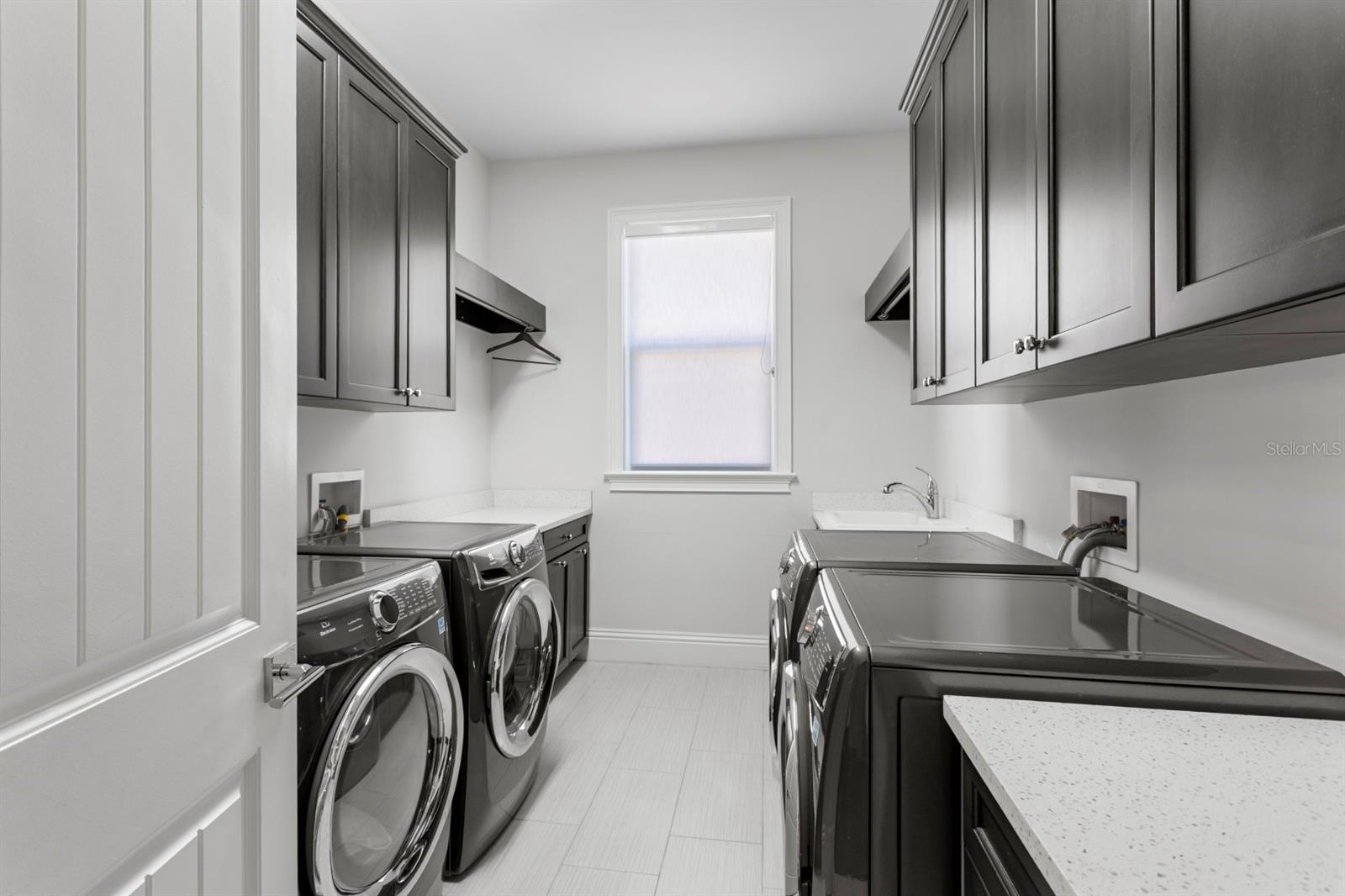 TB8462945 Property Photo