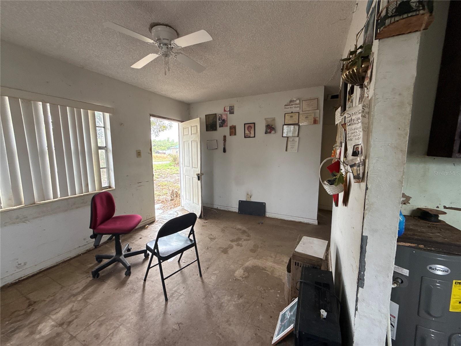 TB8462985 Property Photo