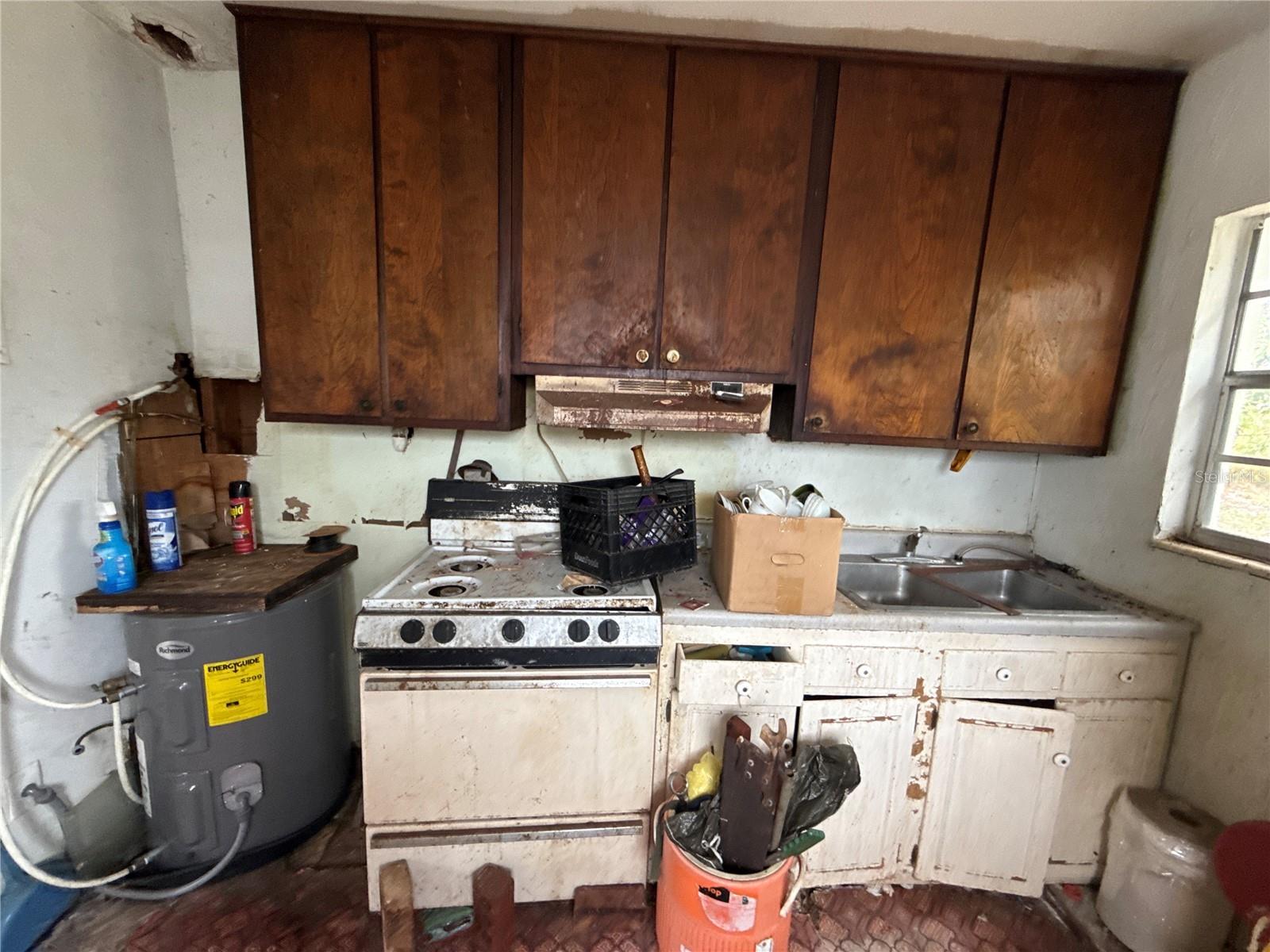 TB8462985 Property Photo