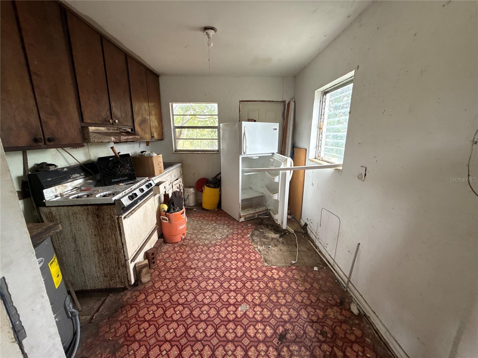 TB8462985 Property Photo