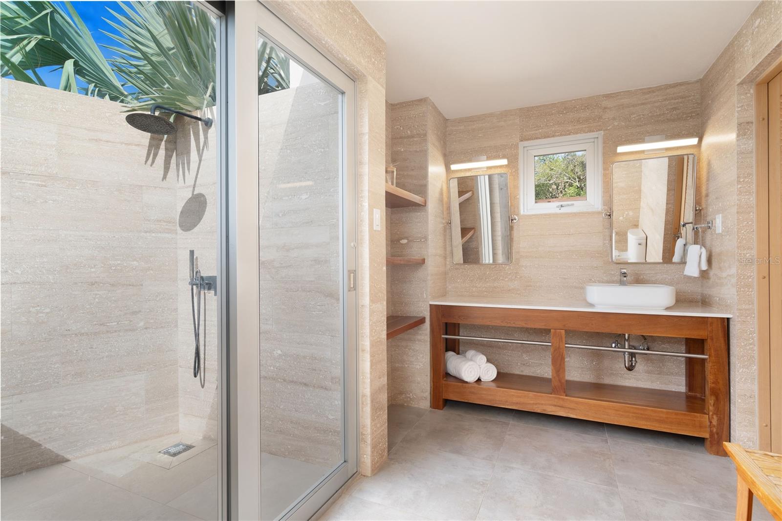 PR9118411 Property Photo