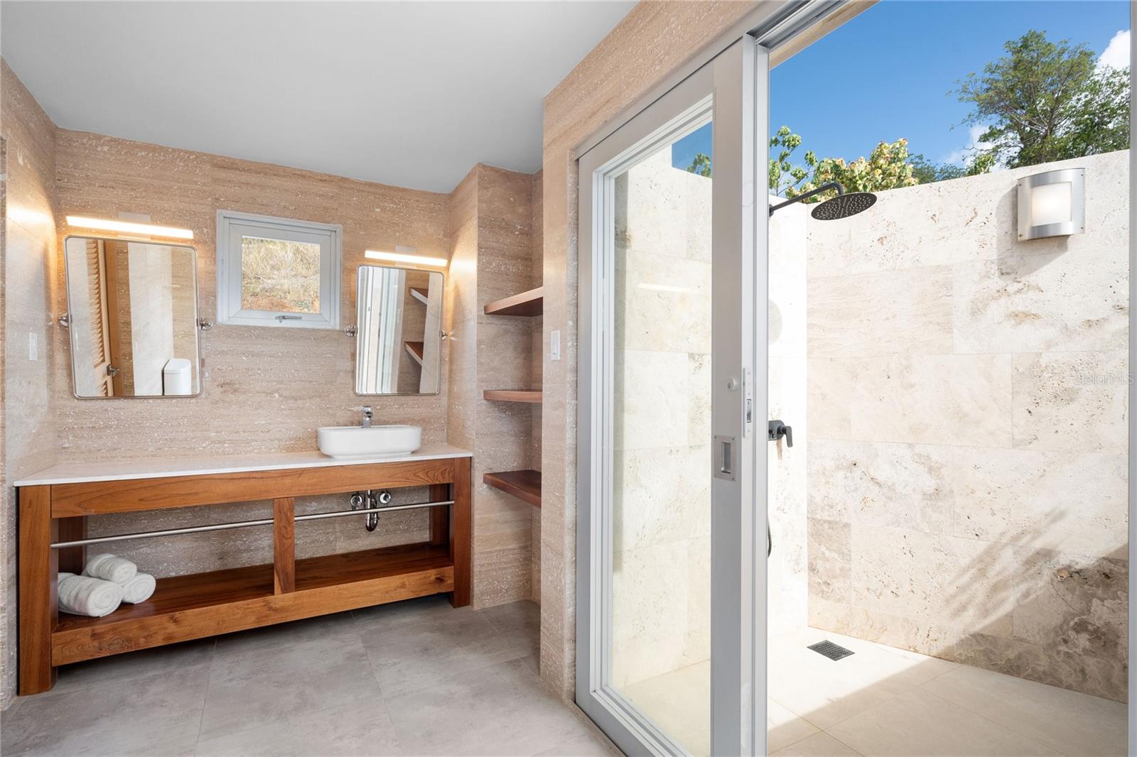 PR9118411 Property Photo