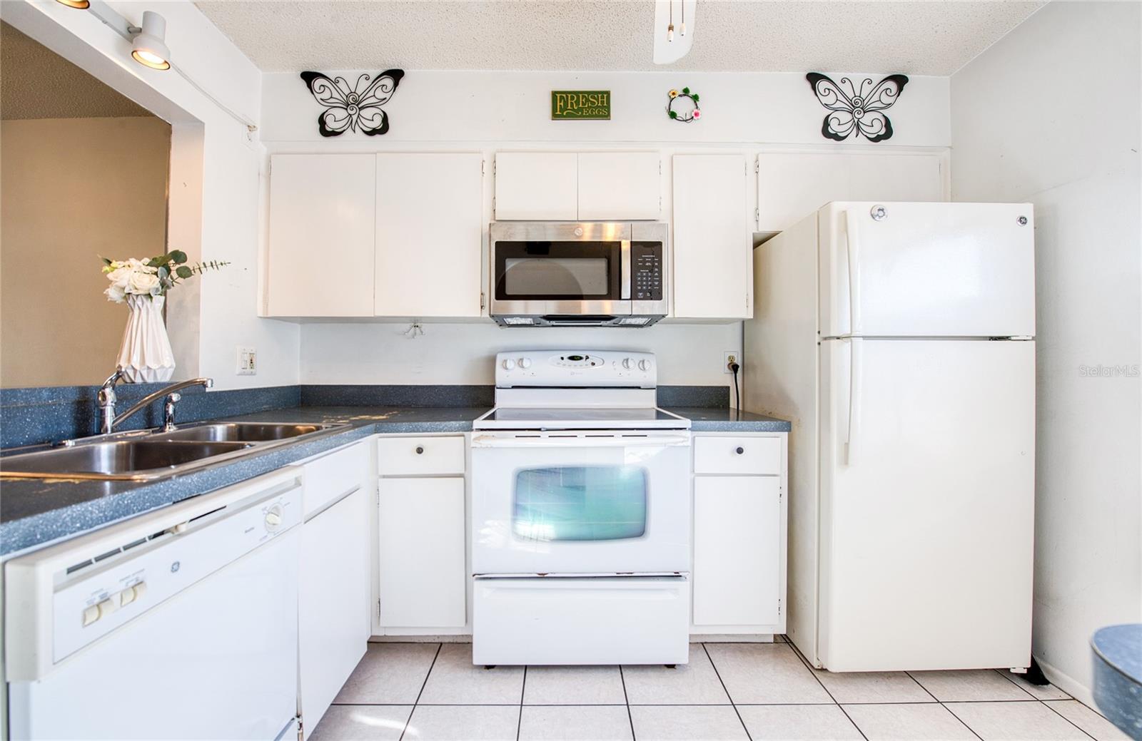 TB8462997 Property Photo