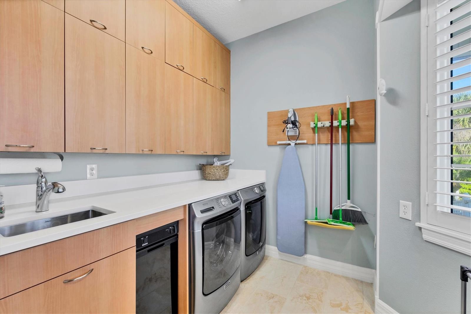 D6145515 Property Photo