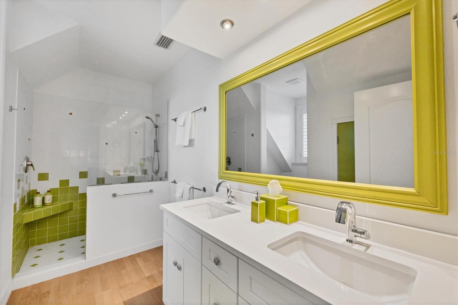 D6145515 Property Photo