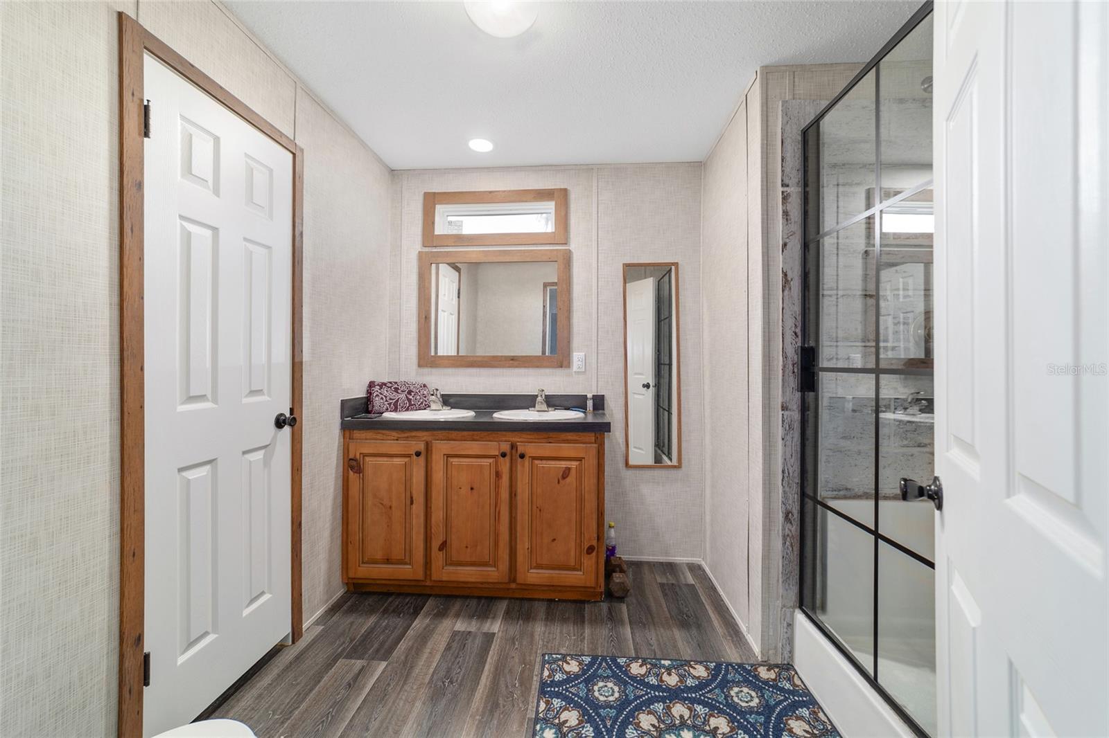 OM716397 Property Photo