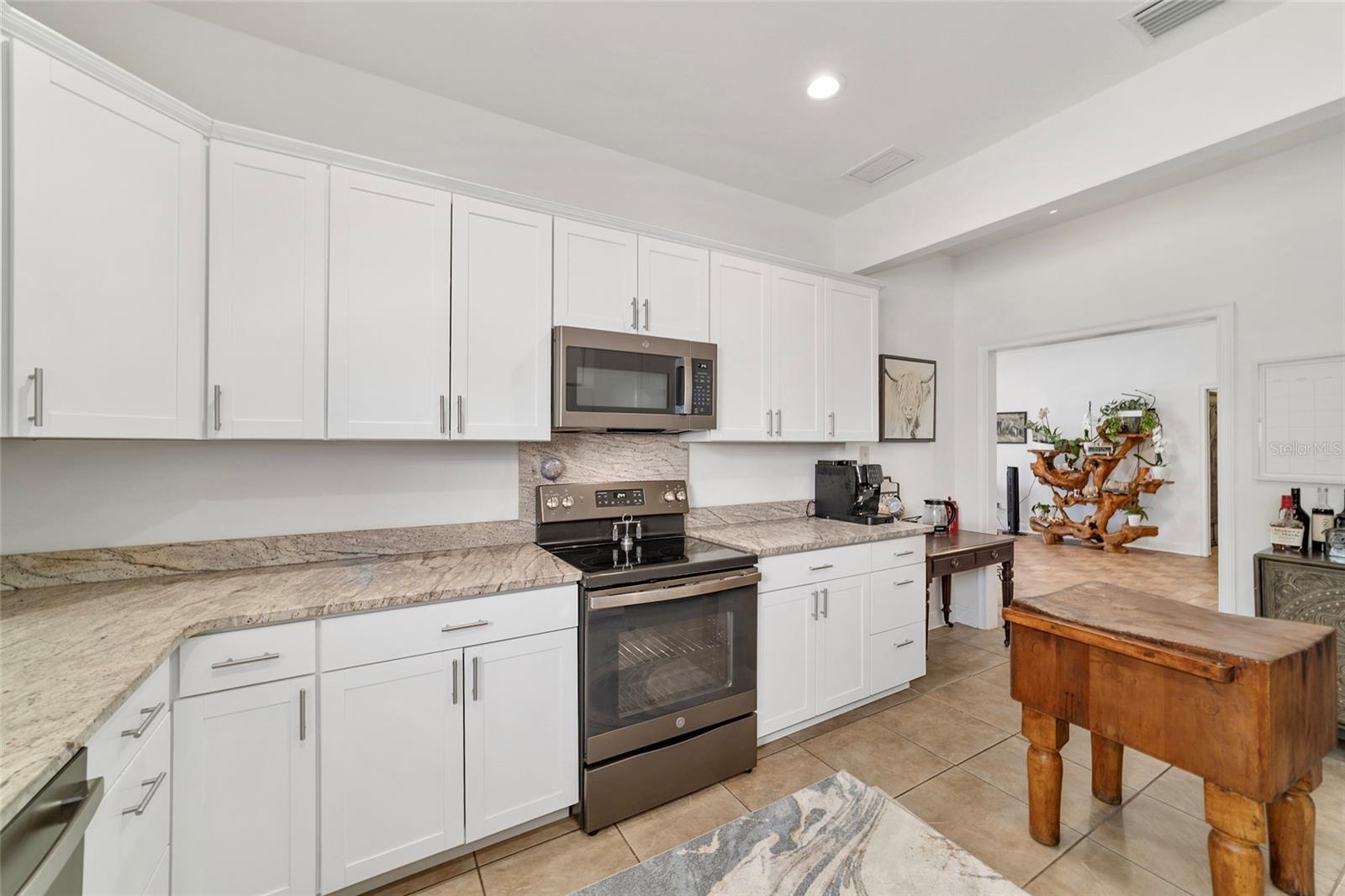 OM716397 Property Photo