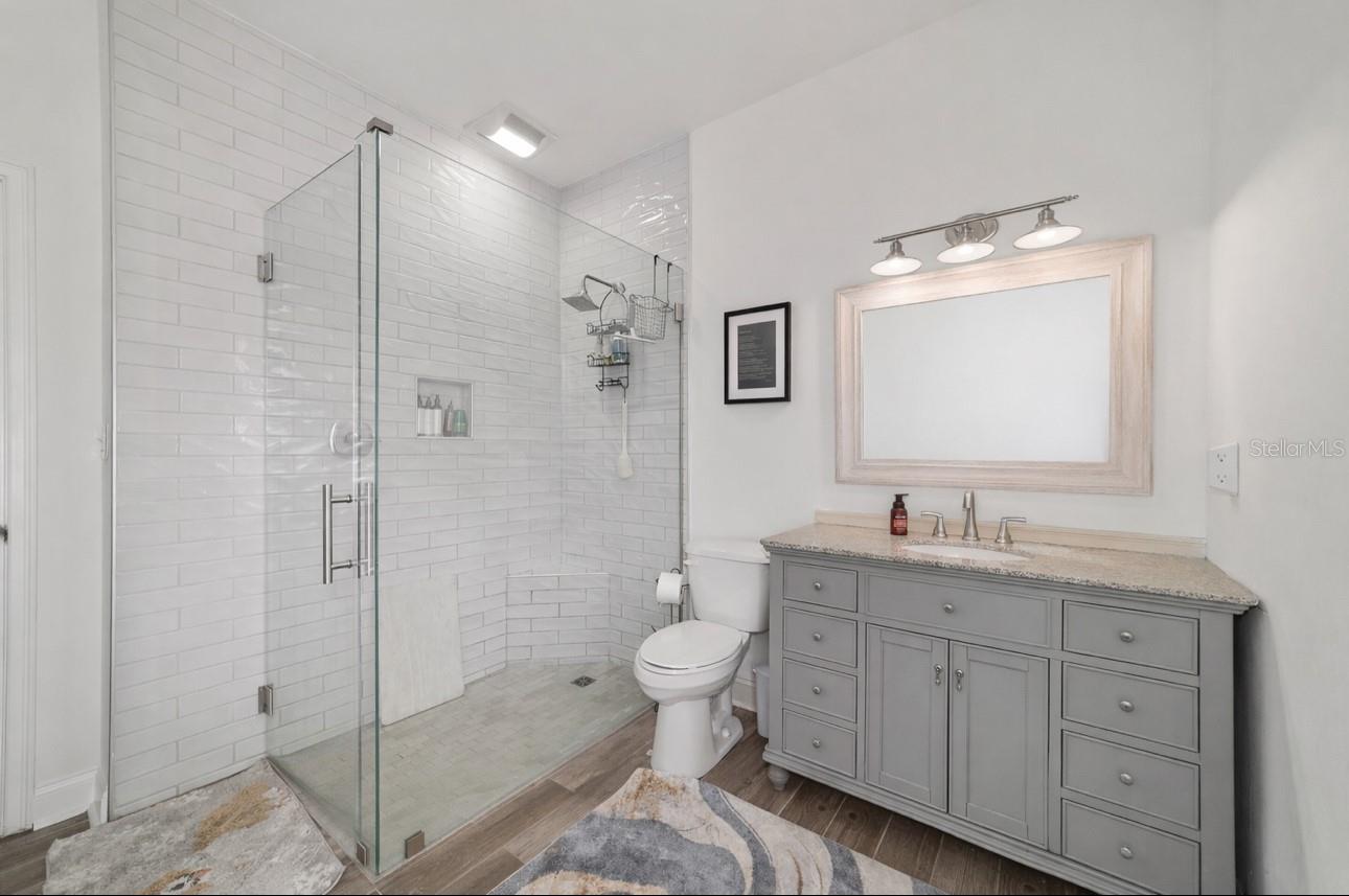 OM716397 Property Photo