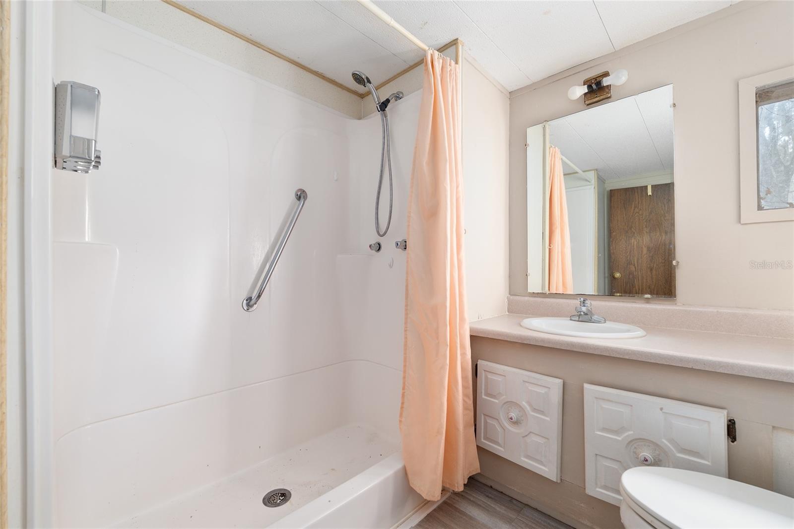 G5106489 Property Photo