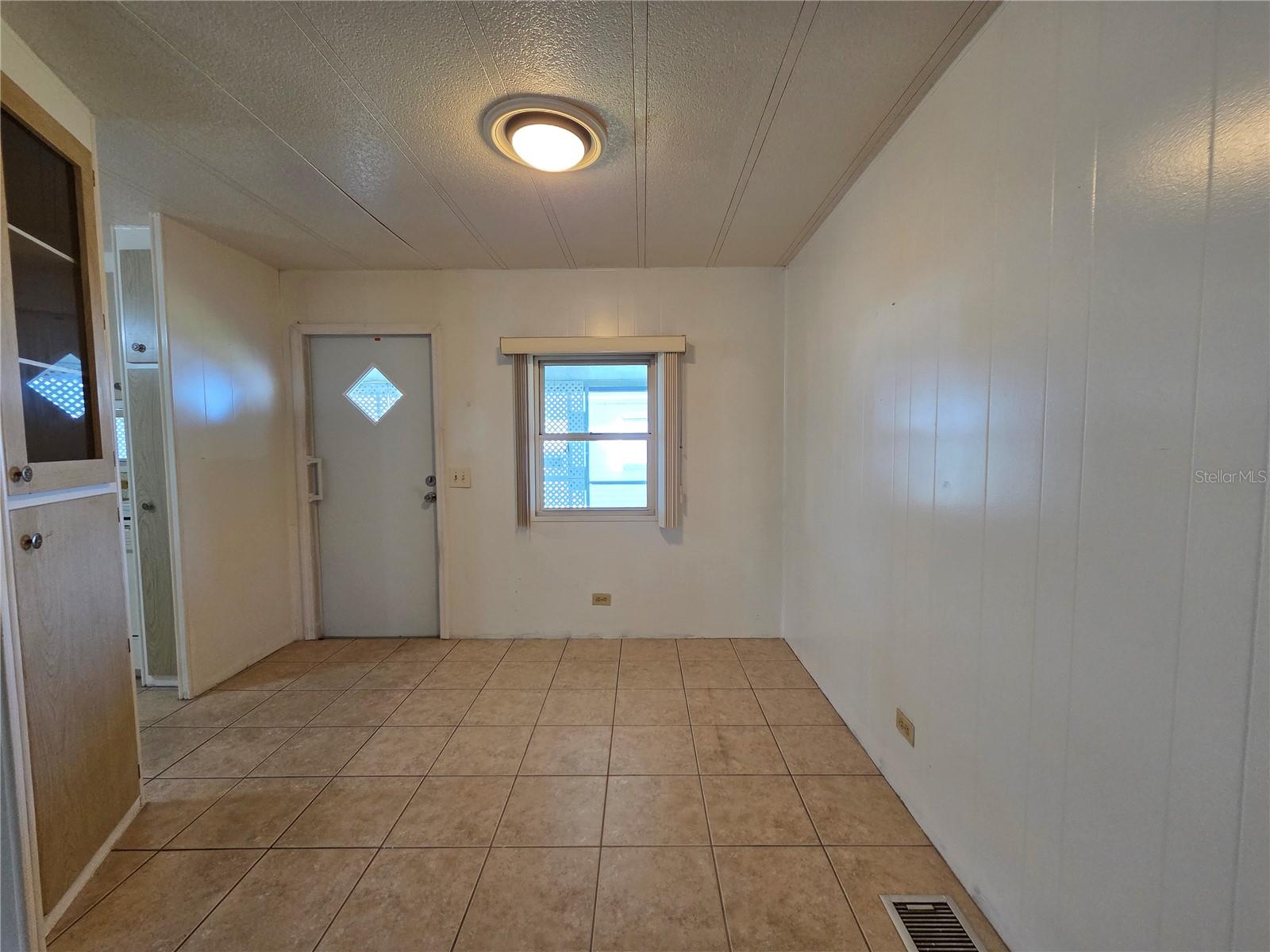 TB8463176 Property Photo