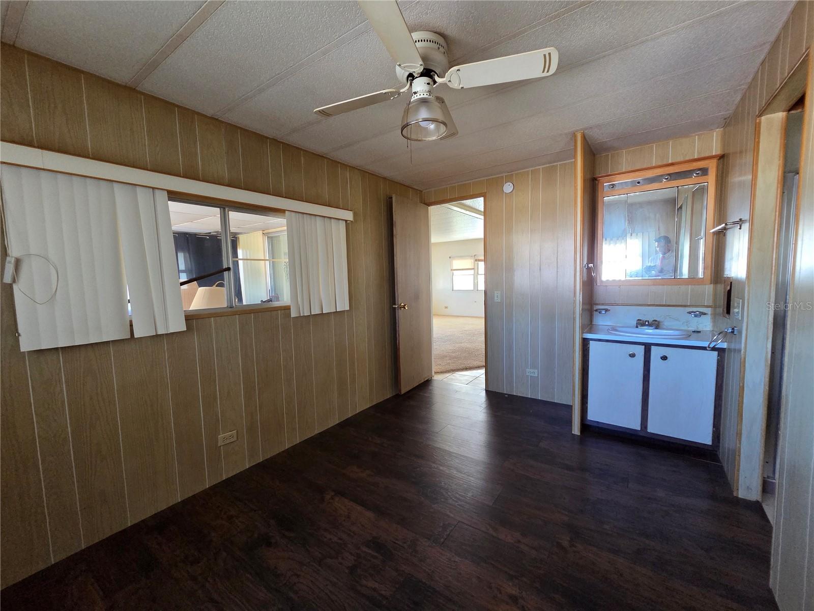 TB8463176 Property Photo