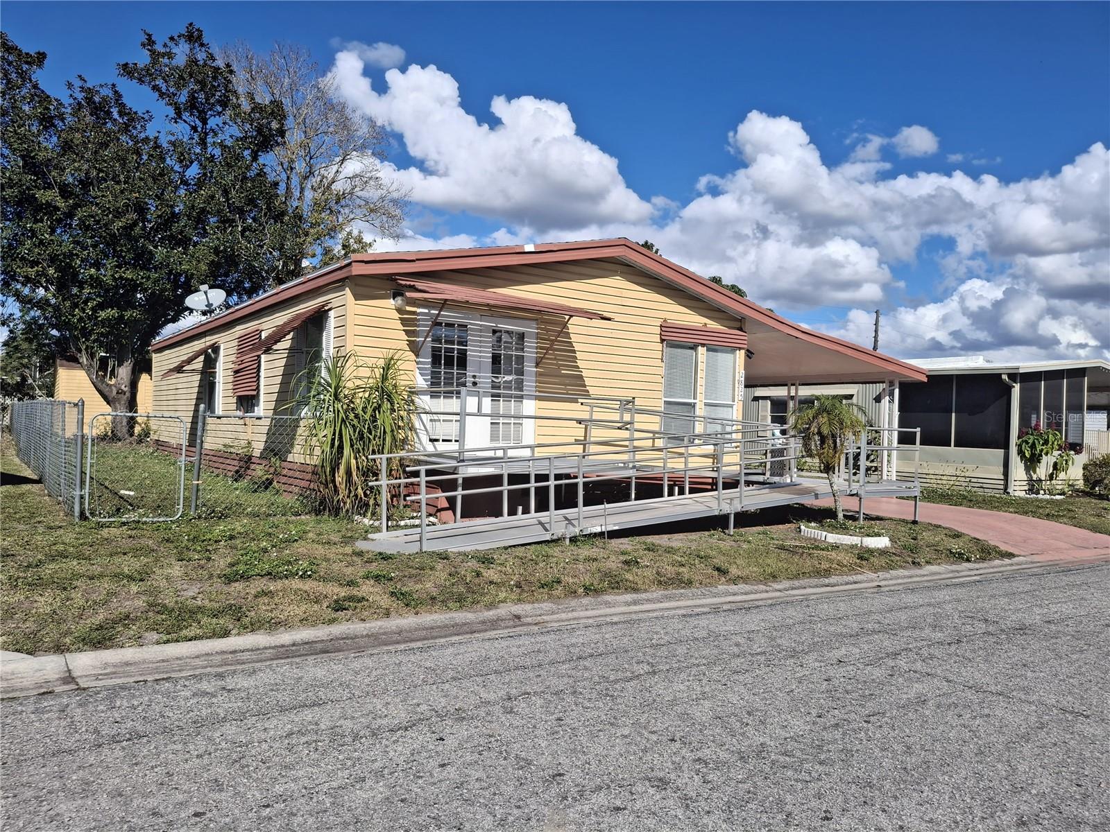 O6372771 Property Photo