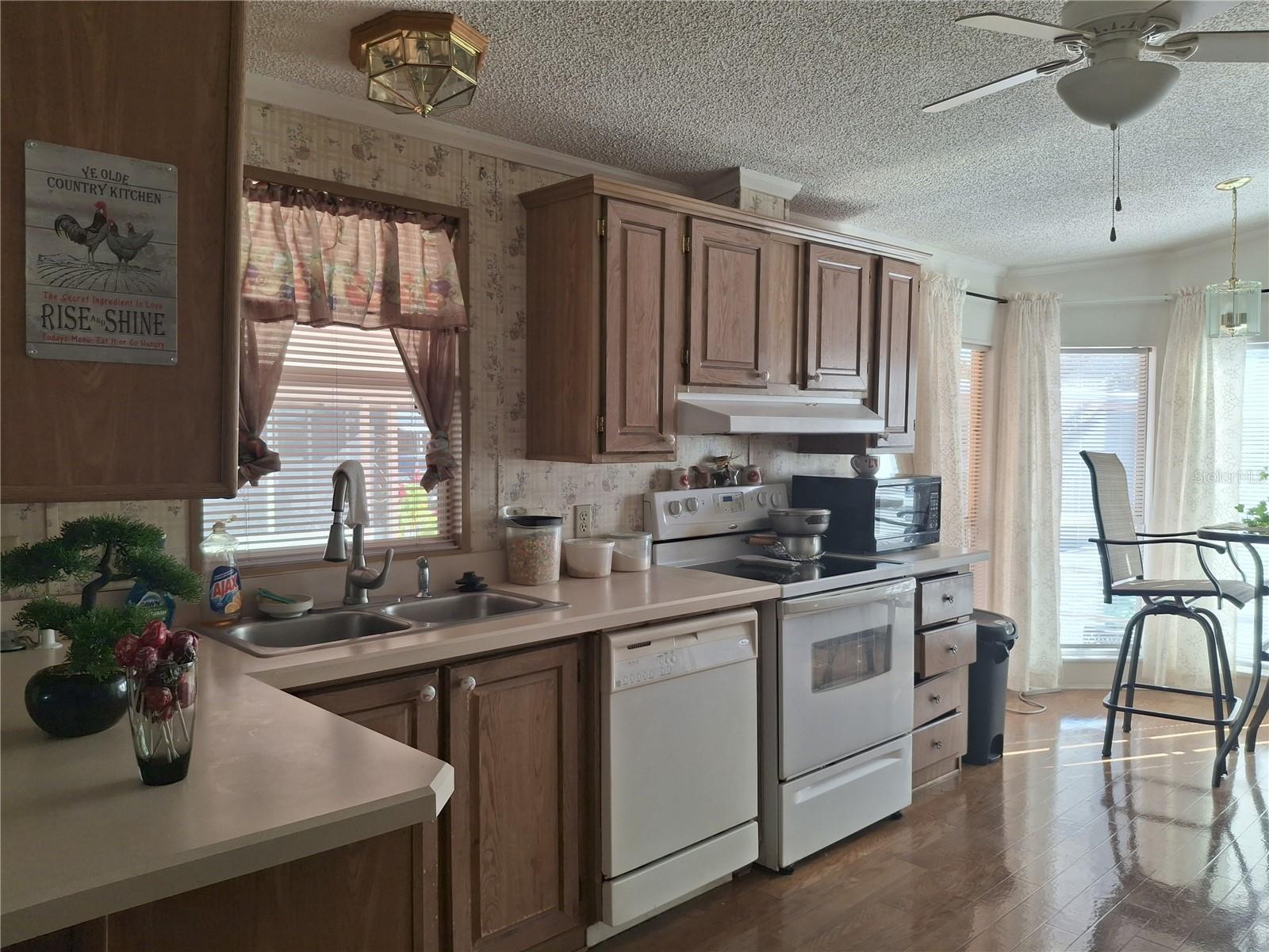 O6372771 Property Photo