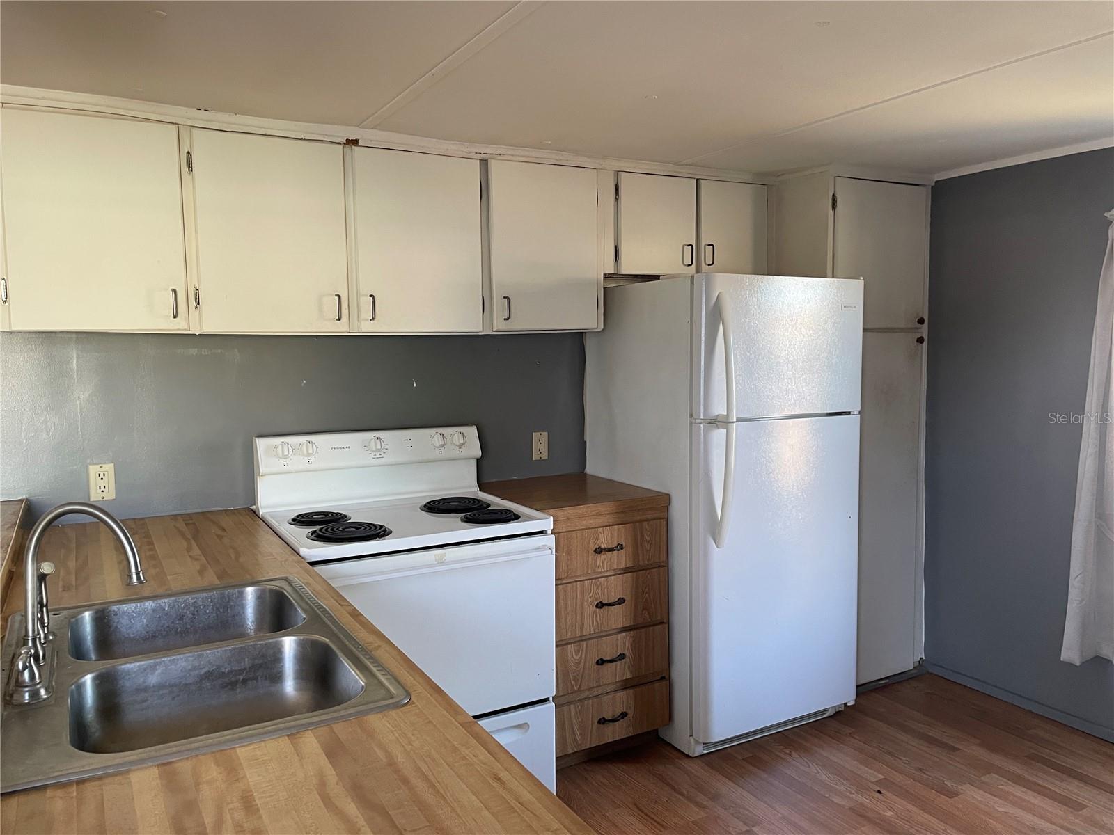 OM716401 Property Photo