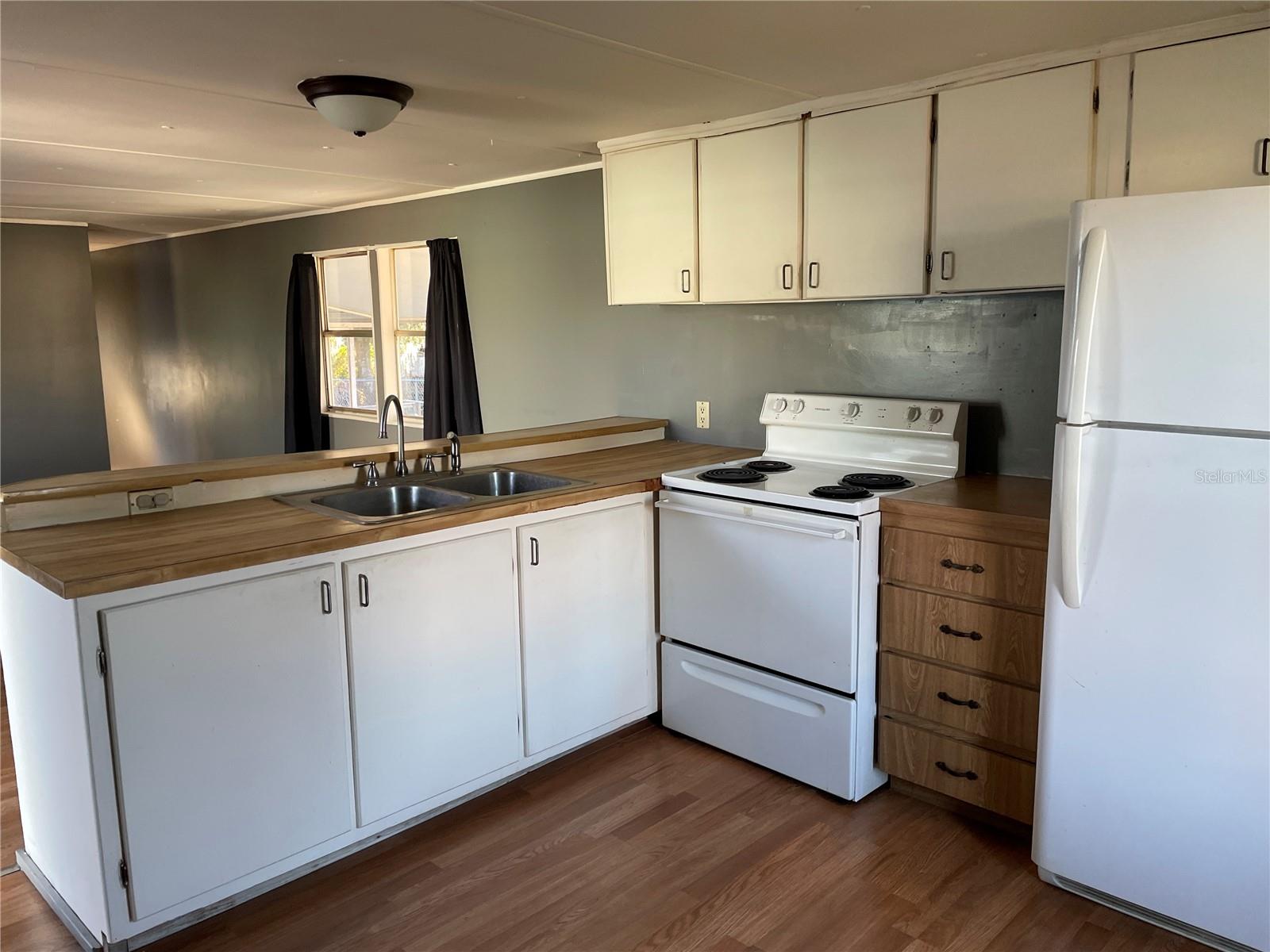 OM716401 Property Photo